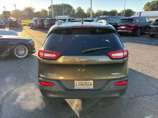 Jeep Cherokee 2015 4x4 Latitude SUV 4p