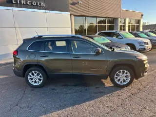 Jeep Cherokee 2015 4x4 Latitude SUV 4p