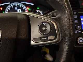 Honda Civic 2018 LX 4dr Sedan CVT