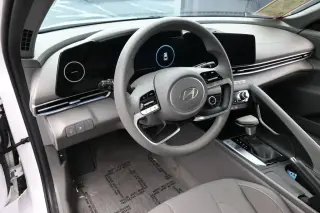 Hyundai ELANTRA 2024 SEL Sedán de 4 puertas