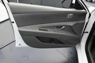 Hyundai ELANTRA 2024 SEL Sedán de 4 puertas