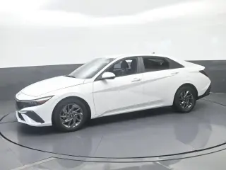 Hyundai ELANTRA 2024 SEL Sedán de 4 puertas
