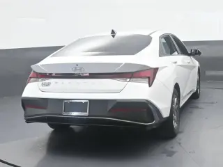 Hyundai ELANTRA 2024 SEL Sedán de 4 puertas
