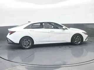 Hyundai ELANTRA 2024 SEL Sedán de 4 puertas