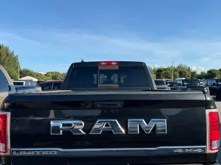 Ram 1500 2016 4x4 Laramie Limited 4p Puerta Cabina de Tripulación 5.5 pies CA Pickup