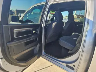 Ram 1500 Clásico 2024 4x4 SLT 4p Cabina de Tripulante 5.5 ft. SB Pickup