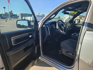 Ram 1500 Clásico 2024 4x4 SLT 4p Cabina de Tripulante 5.5 ft. SB Pickup