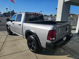 Ram 1500 Clásico 2024 4x4 SLT 4p Cabina de Tripulante 5.5 ft. SB Pickup