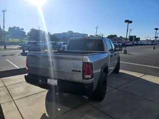 Ram 1500 Clásico 2024 4x4 SLT 4p Cabina de Tripulante 5.5 ft. SB Pickup