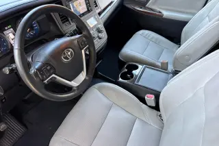 Toyota Sienna 2018 XLE 7-Pasajeros Asiento Automático Acceso 4dr Mini-Van