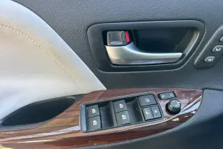 Toyota Sienna 2018 XLE 7-Pasajeros Asiento Automático Acceso 4dr Mini-Van