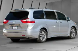 Toyota Sienna 2018 XLE 7-Pasajeros Asiento Automático Acceso 4dr Mini-Van