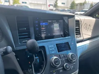 Toyota Sienna 2017 LE 7-Pasajeros Asiento de Acceso Automático 4dr Mini-Van