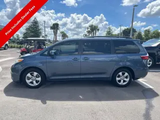 Toyota Sienna 2017 LE 7-Pasajeros Asiento de Acceso Automático 4dr Mini-Van