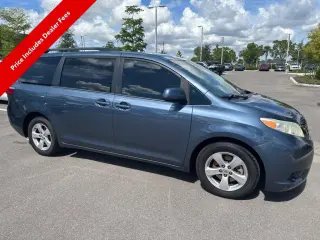 Toyota Sienna 2017 LE 7-Pasajeros Asiento de Acceso Automático 4dr Mini-Van