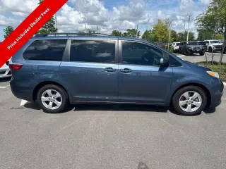 Toyota Sienna 2017 LE 7-Pasajeros Asiento de Acceso Automático 4dr Mini-Van