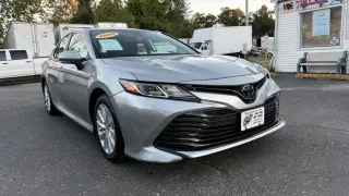 2020 Toyota Camry LE Auto (Natl)