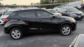 2022 Nissan Kicks S FWD