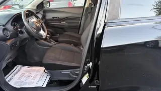 2022 Nissan Kicks S FWD