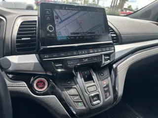 Honda Odyssey 2025 Touring 4pu Minivan