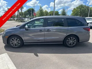 Honda Odyssey 2025 Touring 4pu Minivan