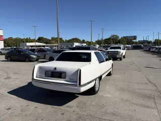 1996 Cadillac DeVille 4dr Sdn