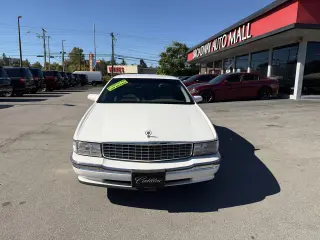 1996 Cadillac DeVille 4dr Sdn
