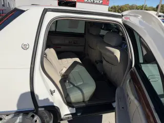 1996 Cadillac DeVille 4dr Sdn