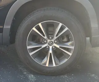 Toyota Highlander 2019 LE 4dr SUV (2.7L I4)