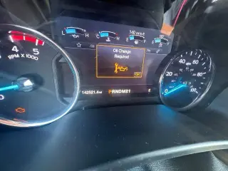 Ford F-250 Super Duty 2019 4x4 Lariat 4p Crew Cab 6.8 ft. CB Camión