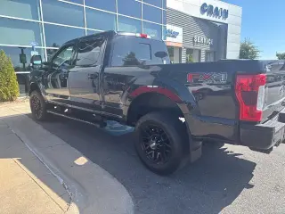Ford F-250 Super Duty 2019 4x4 Lariat 4p Crew Cab 6.8 ft. CB Camión