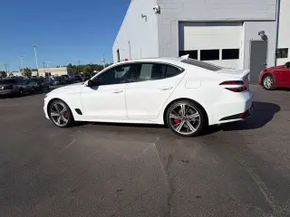 Genesis G70 2025 AWD 2.5T Estándar 4p Sedan