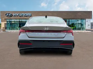 Hyundai ELANTRA 2025 SE 4p Sedana
