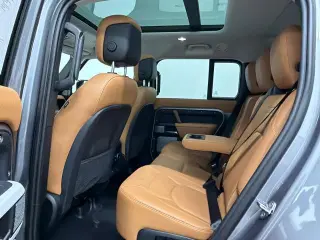 Land Rover Defender 2023 AWD 130 SE 4p SUV