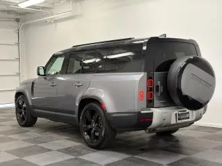 Land Rover Defender 2023 AWD 130 SE 4p SUV