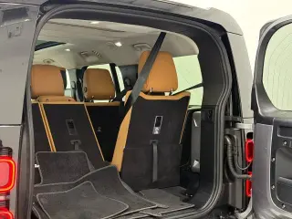 Land Rover Defender 2023 AWD 130 SE 4p SUV