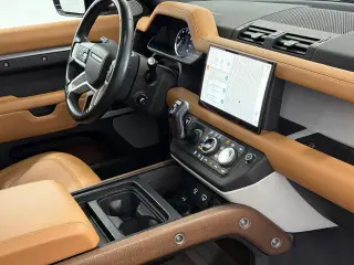 Land Rover Defender 2023 AWD 130 SE 4p SUV