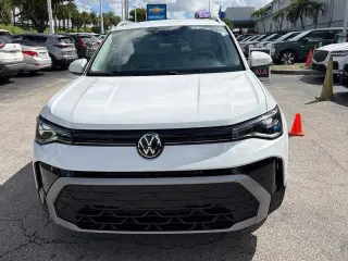 Volkswagen Taos 2025 SE 4p SUV