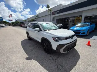 Volkswagen Taos 2025 SE 4p SUV