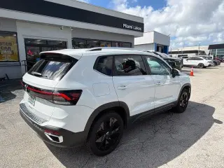 Volkswagen Taos 2025 SE 4p SUV