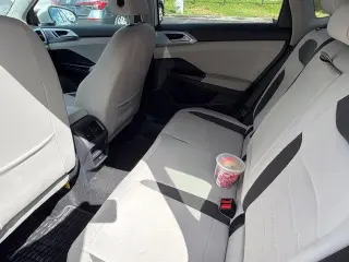 Volkswagen Taos 2025 SE 4p SUV