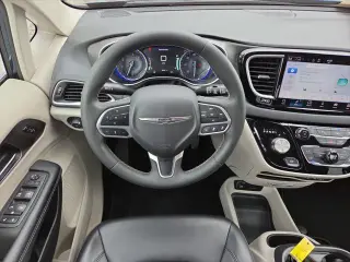 Chrysler Pacifica 2023 Touring L 4dr Mini-Van