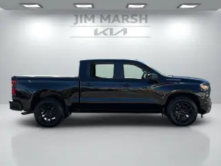Chevrolet Silverado 1500 2023 4x2 Custom 4dr Crew Cab 5.8 ft. SB