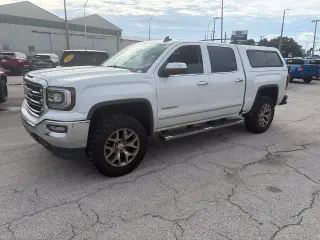 GMC Sierra 1500 2018 4x4 SLT 4p. Cabina de tripulación con 6.5 pies de caja trasera