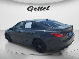 Toyota Camry 2025 SE Sedán de 4 puertas