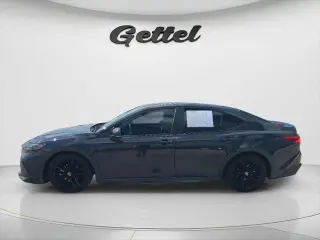 Toyota Camry 2025 SE Sedán de 4 puertas