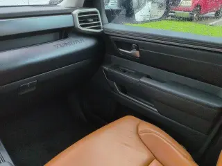 Toyota Tundra 2024 4x2 SR5 4dr CrewMax Cab Pickup SB