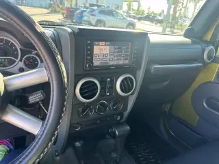 Jeep Wrangler Unlimited 2008 4x4 Sahara 4p SUV con paquete de bolsa de aire lateral
