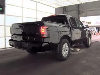 Nissan Frontier 2022 4x2 SV 4p Camioneta de Tripulación 5 ft. CB