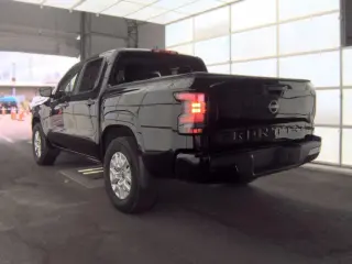 Nissan Frontier 2022 4x2 SV 4p Camioneta de Tripulación 5 ft. CB